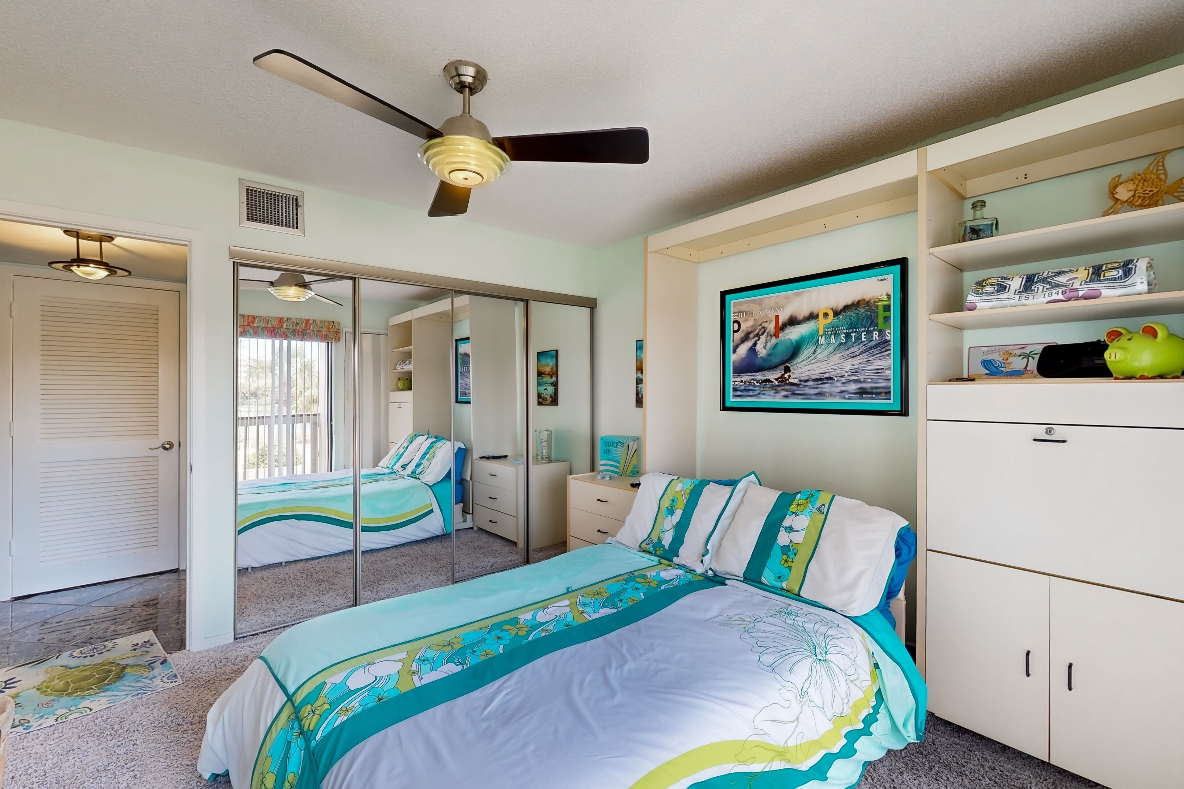 2 bedrooms, iron/ironing board, internet, bed sheets