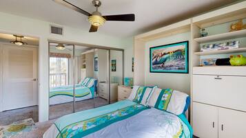 2 bedrooms, iron/ironing board, internet, bed sheets