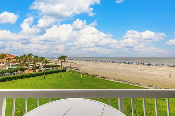Property grounds - Stunning views overlooking the Atlantic Ocean and King & Prince resort grounds. (Saint Simons Island)