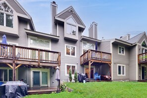 Exterior - Homey Mountain Retreat: close to skiing and all season outdoor adventures (Lincoln)