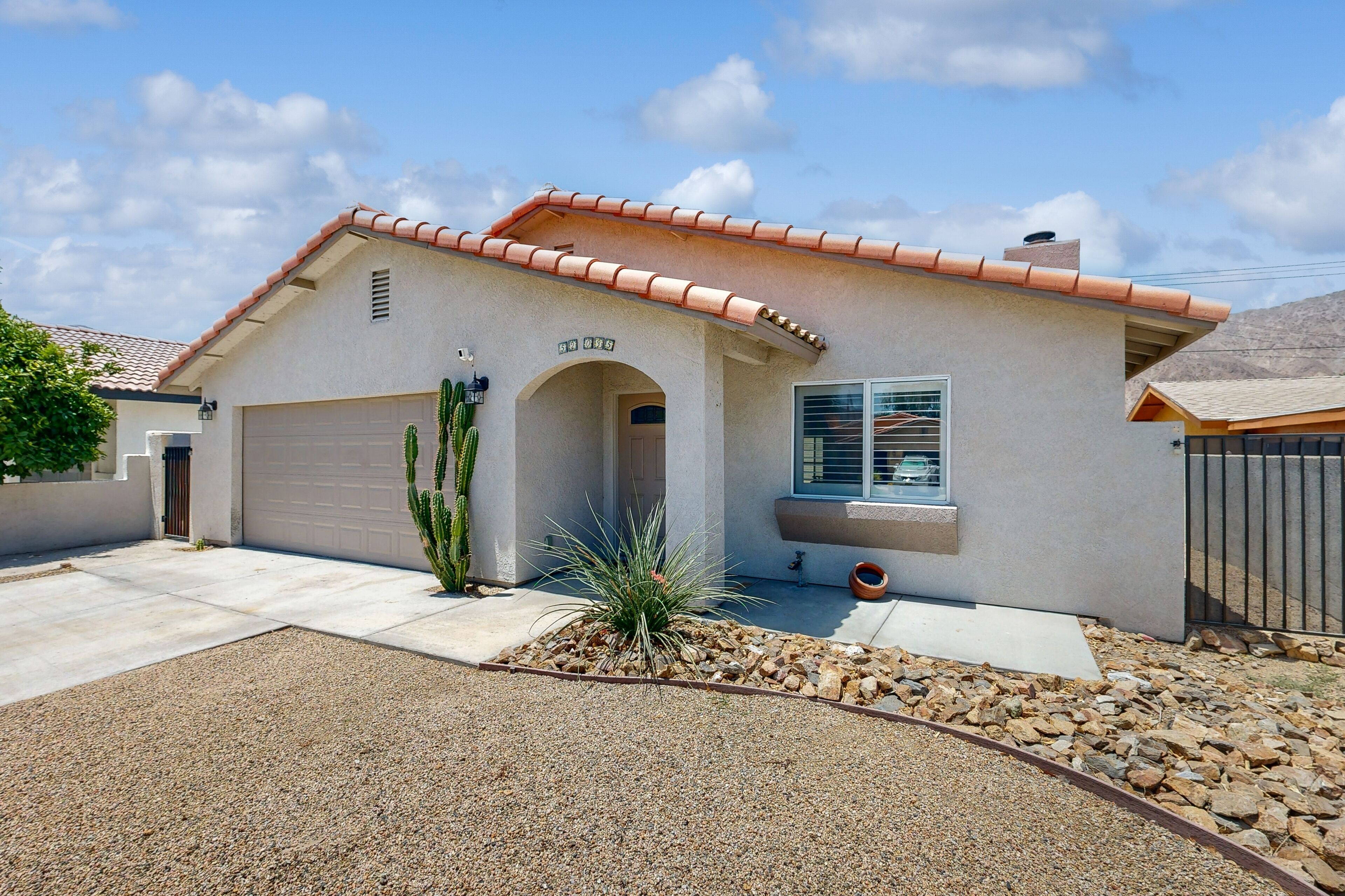 Mountainview home w/ central A/C, foosball, & dog friendly