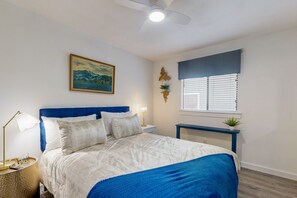 3 bedrooms, iron/ironing board, WiFi, bed sheets