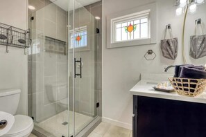 Unclassified image, 3 of 41, button