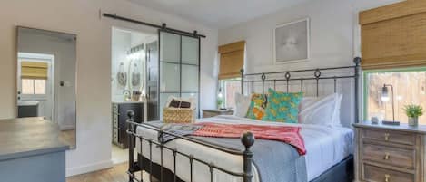 3 bedrooms, iron/ironing board, travel crib, WiFi