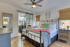 3 Schlafzimmer, Schreibtisch, Bügeleisen/Bügelbrett, Reisekinderbett