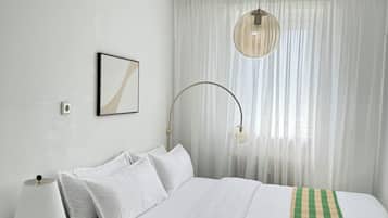 1 chambre, bureau, fer et planche à repasser, Wi-Fi
