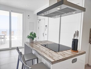 Frigorifero, microonde, forno, lavastoviglie