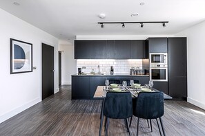 Exterior - Luxurious West London Apartment (London)