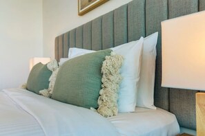 2 quartos, ferros/tábuas de passar roupa, Wi-Fi, roupa de cama