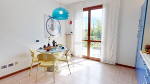 Dining - Domus Minervae By Bookinggardalake (Manerba del Garda)