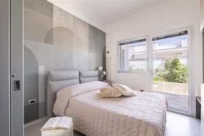 3 bedrooms, desk, WiFi