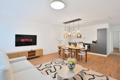 Stylish and spacious 2-room apartment in Central Wuppertal