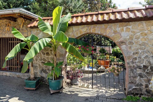 Ferienwohnung Im Burgenland" mit Bergblick, gemeinsamer Terrasse und WLAN