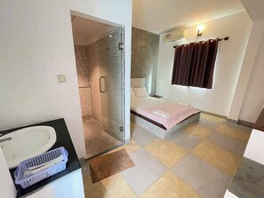 Standard Double Room, Balcony, City View | Desk, free WiFi - Hotel 30 (Phnom Penh)