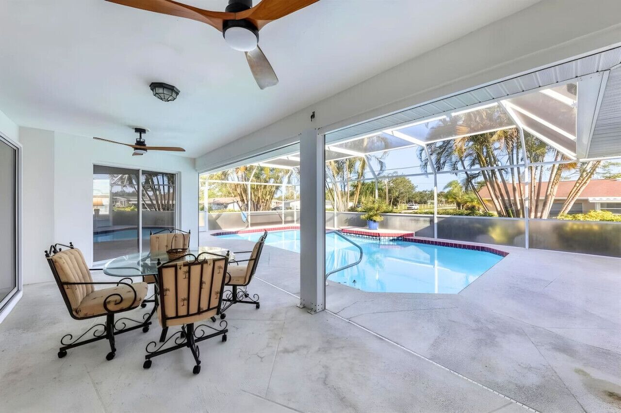 3-Bedroom With Private Pool Separate Laundry Area