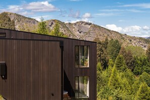 Exterior - Stunning Mountain Views in Queenstown-Hot tub (Queenstown)
