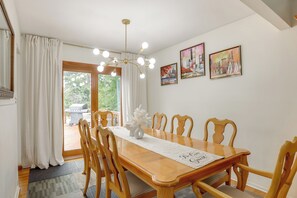 Dining - Somerset Home w/ Large Yard Near Parks & Trails (Somerset)