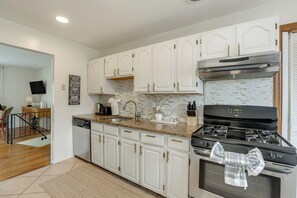 Fridge, microwave, oven, stovetop - Somerset Home w/ Large Yard Near Parks & Trails (Somerset)