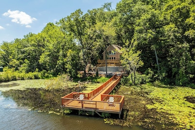 Brand-New Perry House w/ Kayaks & Lake Access