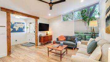TV, fireplace, books, stereo