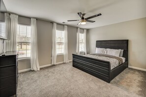 4 soverom, strykejern/-brett, wi-fi og sengetøy