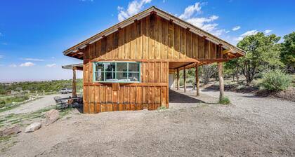 ‘Sunset Cabin’ near Moab w/ Stunning Views!