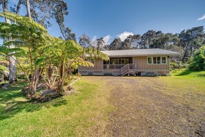 Exterior - Rainforest Retreat w/ Hot Tub: Mins to Nat'l Park! (Volcano)