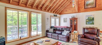 Tennessee Cabin Getaway Near Dale Hollow Lake!
