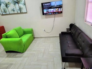 Smart TV - Acogedor estudio con AC, estacionamiento cerrado  y WiFi  en cd Juárez (Juárez)