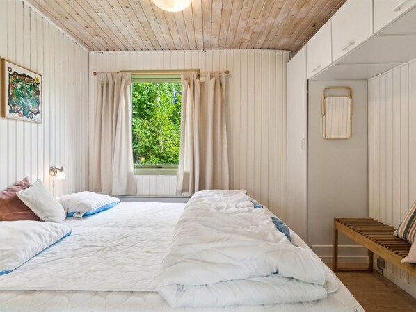 3 bedrooms, WiFi - "Lovisa" - 7km from the sea by Interhome (Rønde)