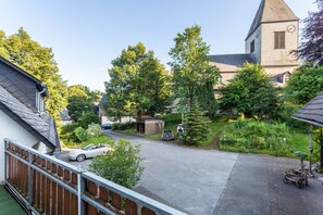 Property grounds - Holiday Apartment '3 Kirsche' with Mountain View, Shared Garden and Wi-Fi (Willingen (Upland))