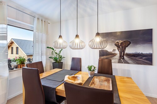 Ferienwohnung 'Ferienhaus Doris' mit Bergblick, privater Terrasse und WLAN
