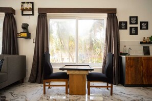 Interior - Reunion Ocean Manor- Destiny (Thonse West)