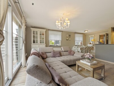 Charming holiday home with large private garden