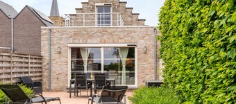 Charming holiday home with large private garden