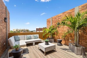 Terrace/patio - Porta Al Sole 11 by Bocobay | New Luxury Condo (Noord)