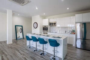 Private kitchen - Luxury Palm Beach 2BR Condo at The Cove 103 by Bocobay (Noord)