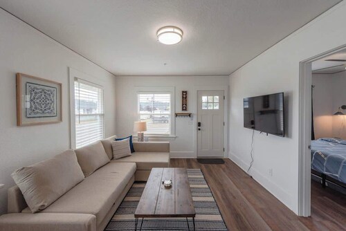 #StayInMyDistrict Bluebird Cottage Coos Bay