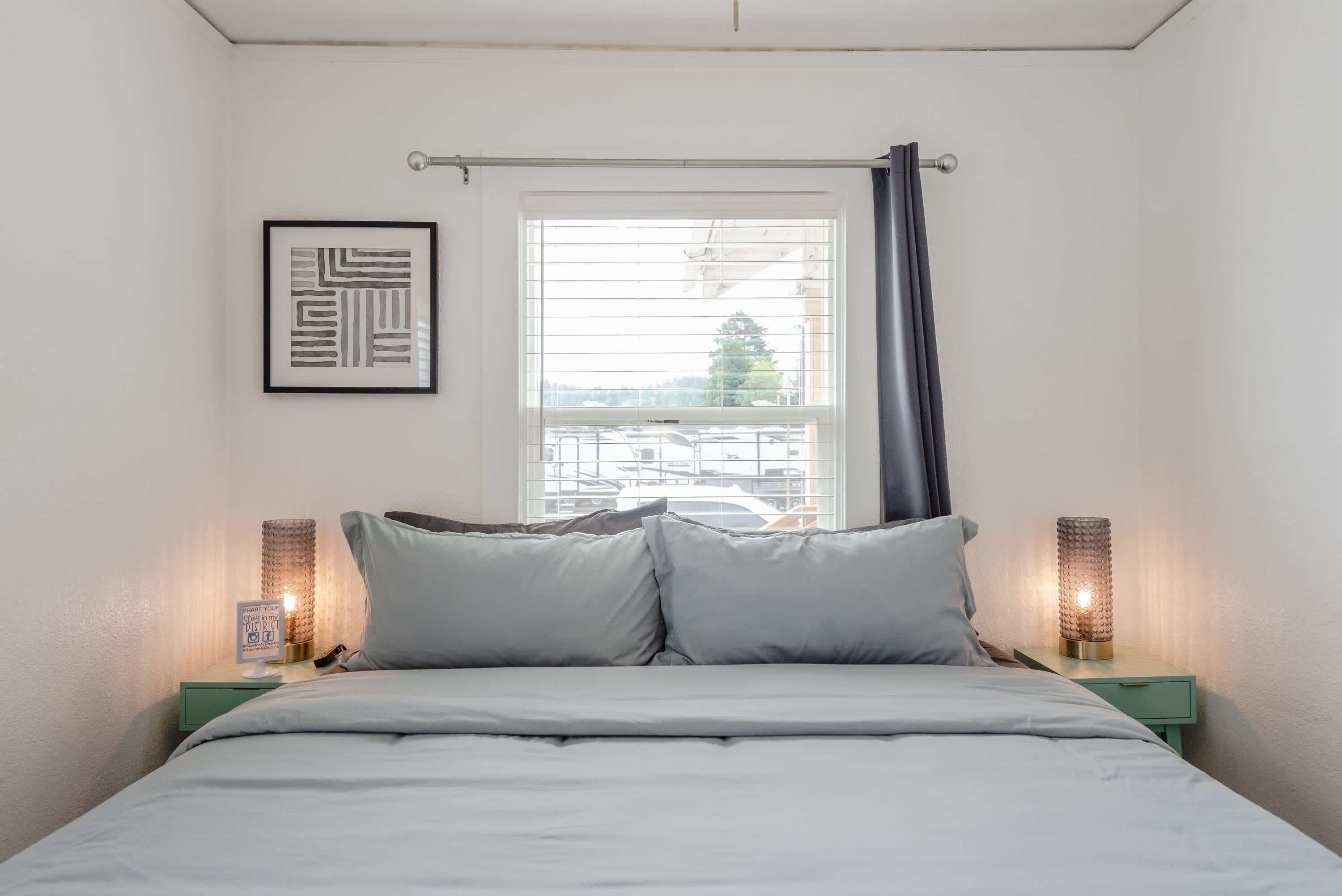 2 bedrooms, desk, iron/ironing board, WiFi