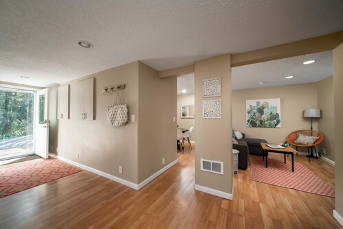 #StayinMyDistrict St Johns Forest Park Apt
