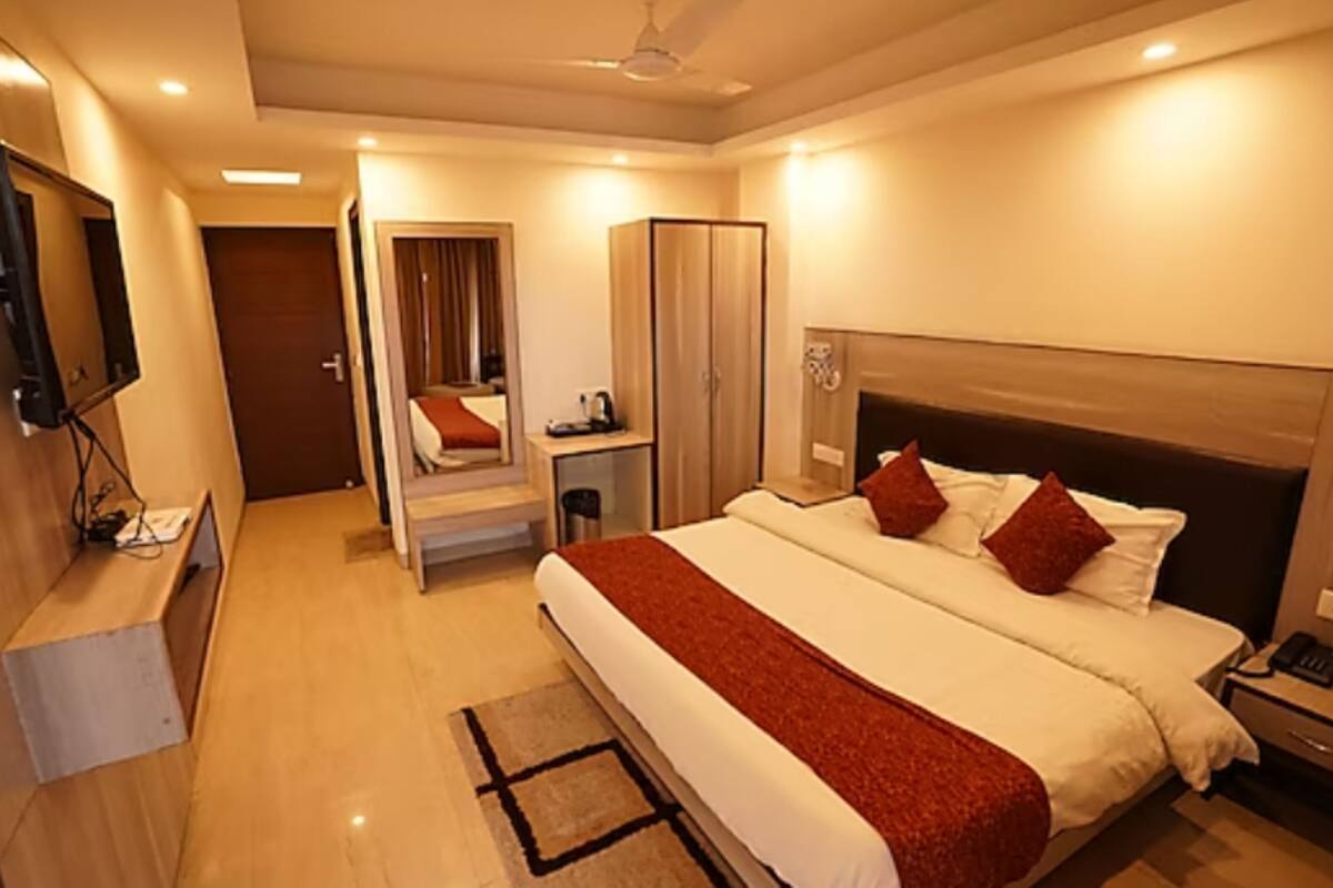 Royal Room | Soundproofing, WiFi (free), bed sheets