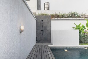 Piscine extérieure