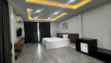 Villa, 2 Bedrooms | 2 bedrooms, minibar, desk, iron/ironing board