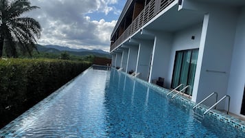 Udendørs pool