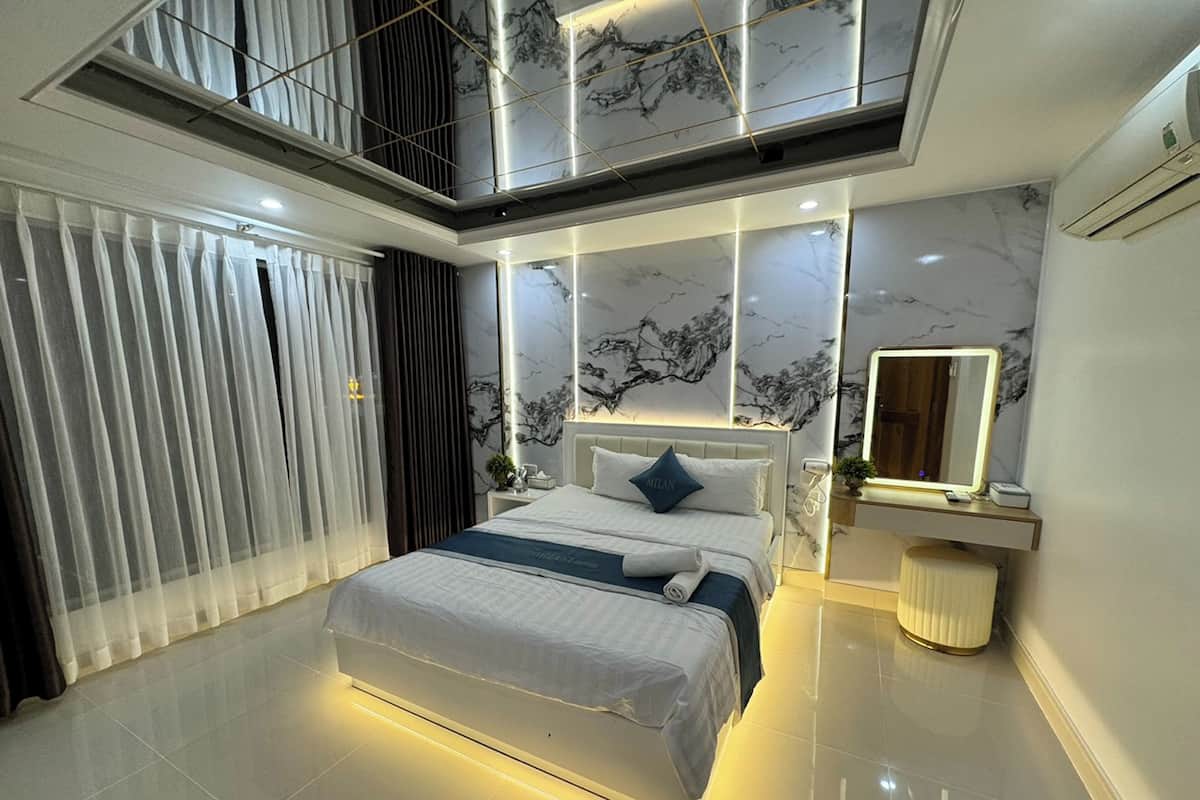 Deluxe Room | Minibar, desk, free WiFi, bed sheets