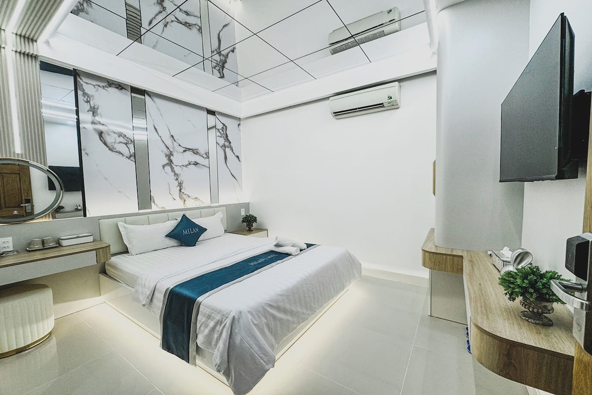 Minibar, skrivbord, gratis wi-fi och sängkläder