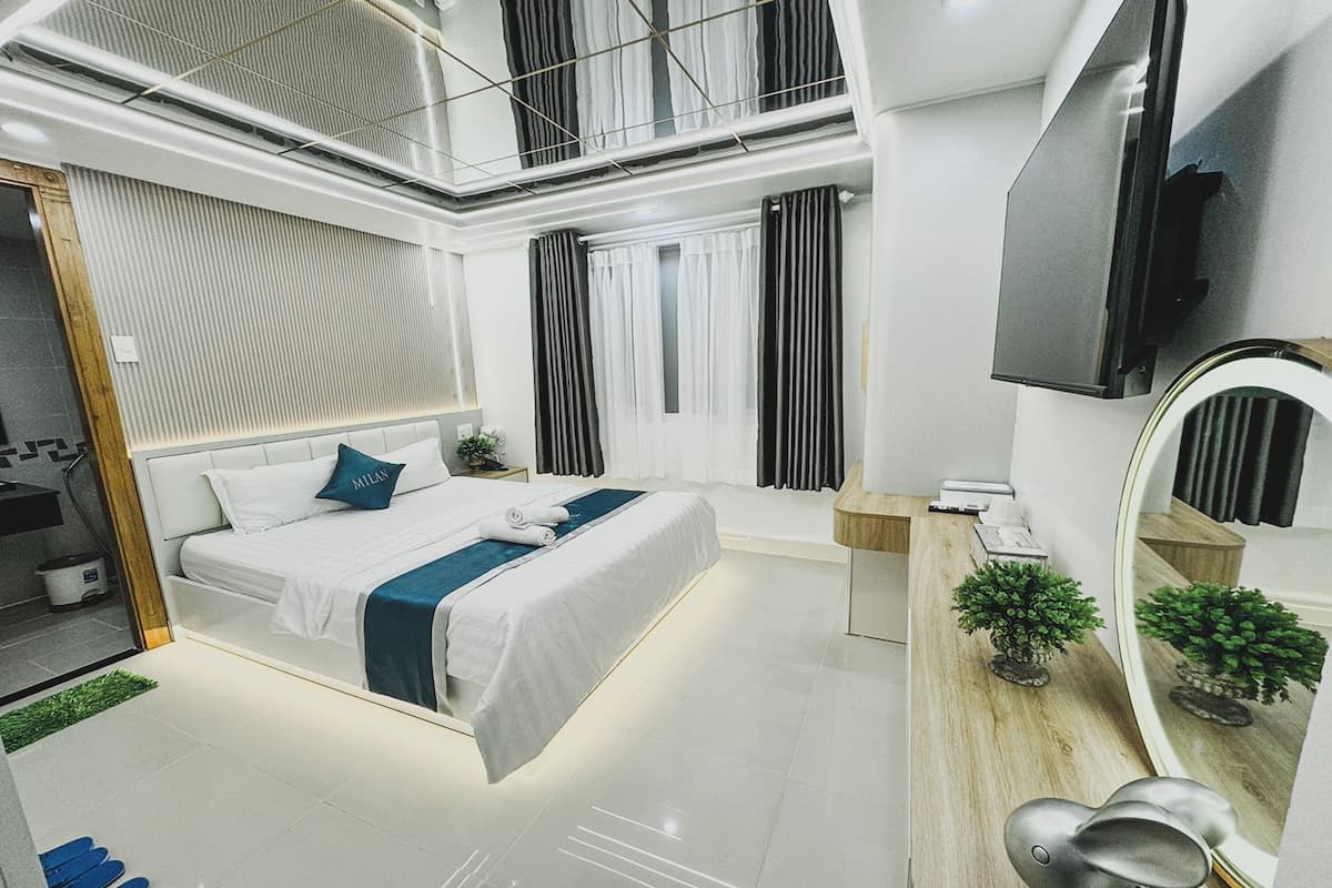 Minibar, skrivbord, gratis wi-fi och sängkläder