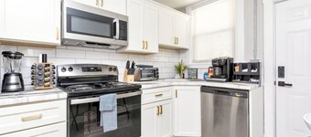 B - 2305 North Avenue Apt B, Orange Crush