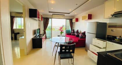 Cozy 2-bedroom condo in Phuket Town with AC, WiFi