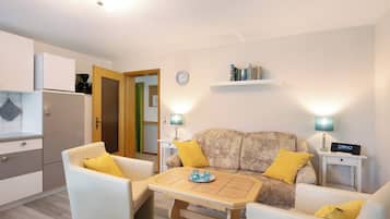 TV, DVD player, table tennis, stereo